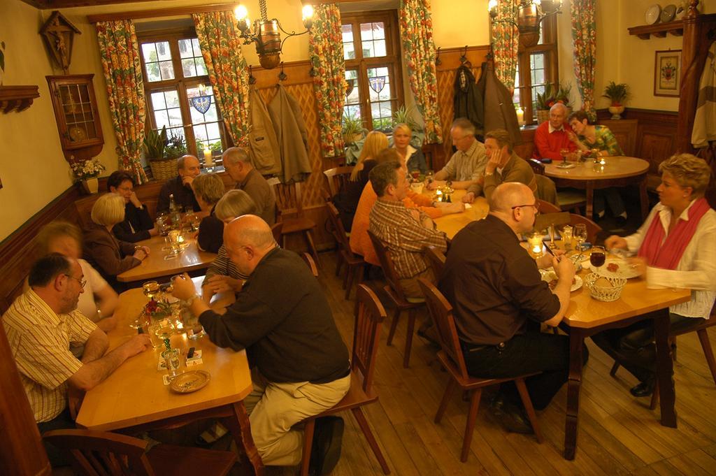 Gasthof Zum Weissen Lamm ゾンマーアッハ エクステリア 写真